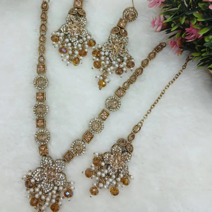 New elegant formal necklace beautiful nagena and stones work high quality mhndi polish with matching earrings and tika